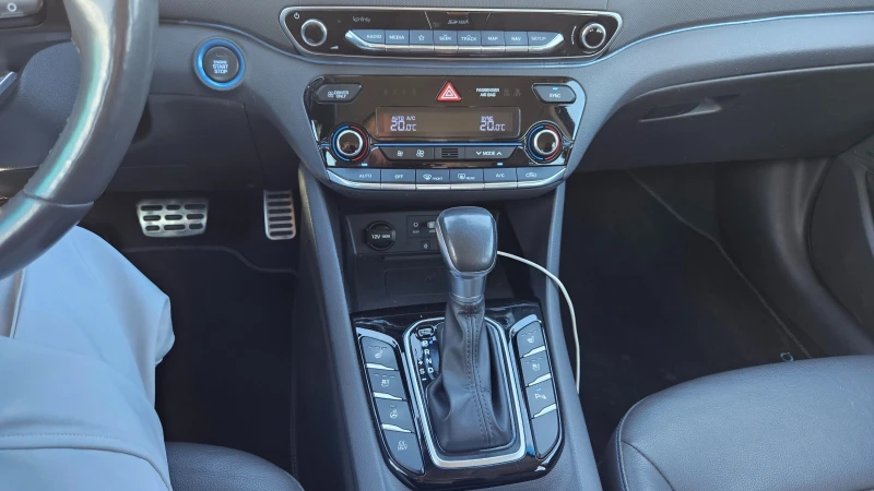 Hyundai Ioniq Plug-in, снимка 13 - Автомобили и джипове - 47491449