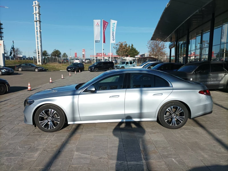 Mercedes-Benz E 220 d 4MATIC, снимка 3 - Автомобили и джипове - 48024674