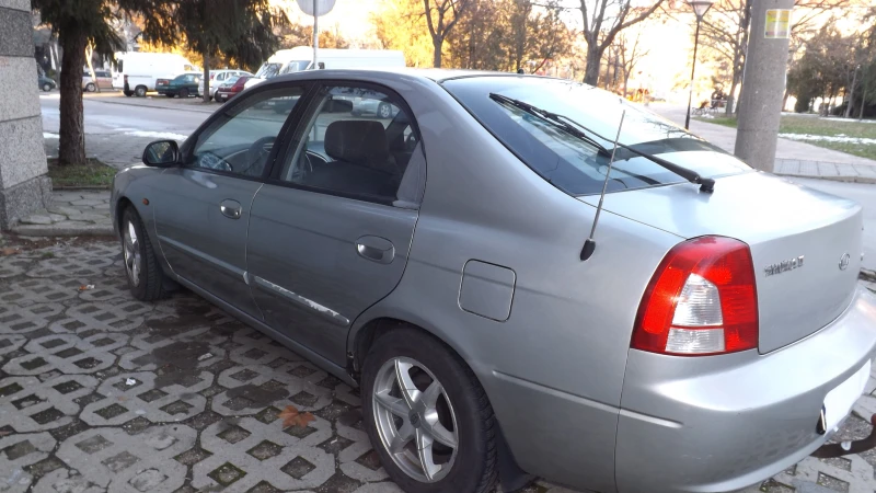 Kia Shuma, снимка 10 - Автомобили и джипове - 48731619