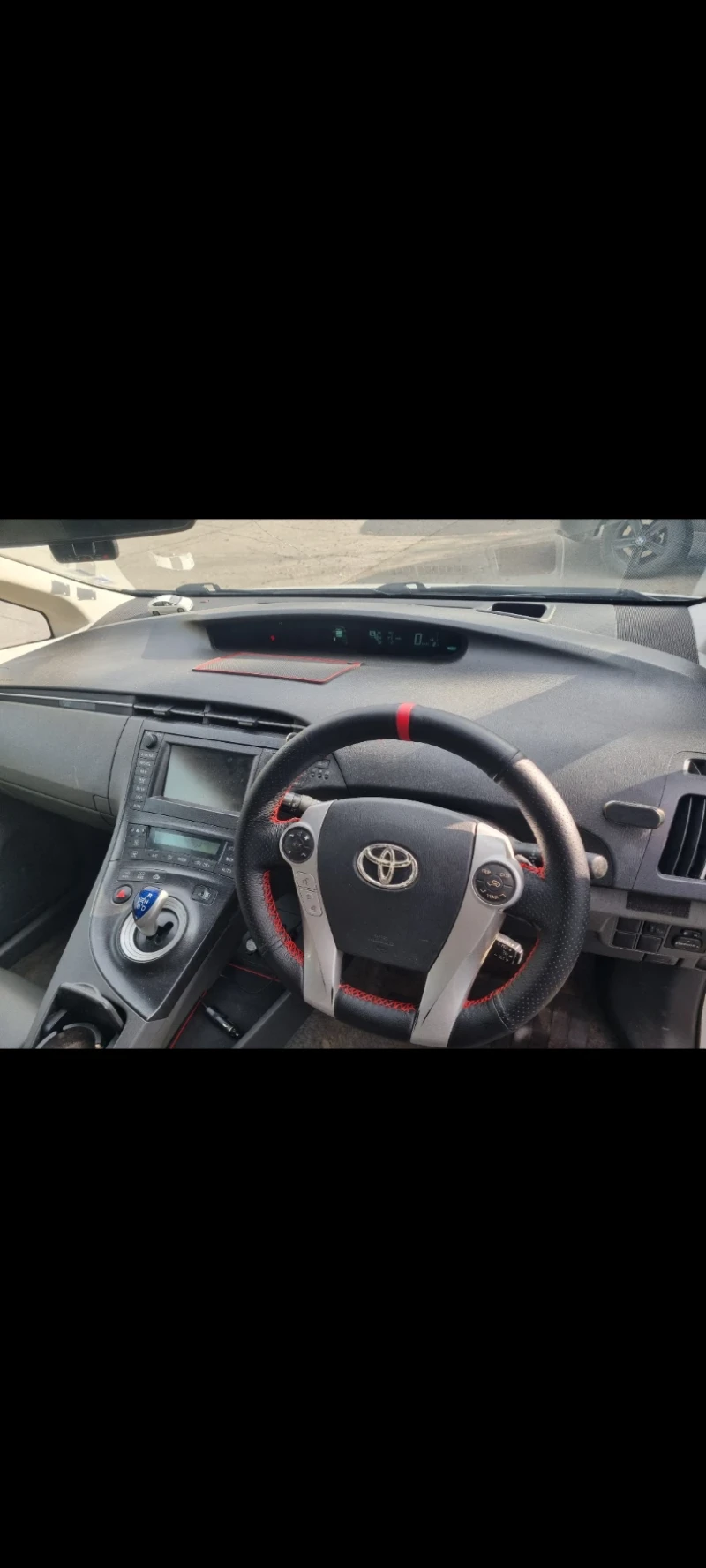 Toyota Prius 1.8 Hybrid, снимка 9 - Автомобили и джипове - 53013338