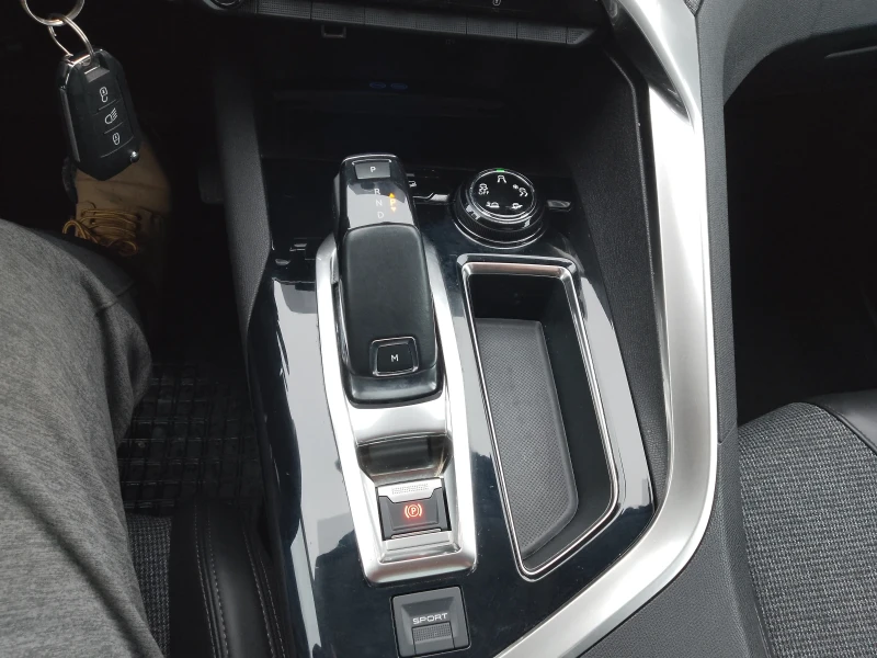 Peugeot 3008 1.6 HDI/ALLURE/ПАНОРАМА/FULL, снимка 14 - Автомобили и джипове - 53285904