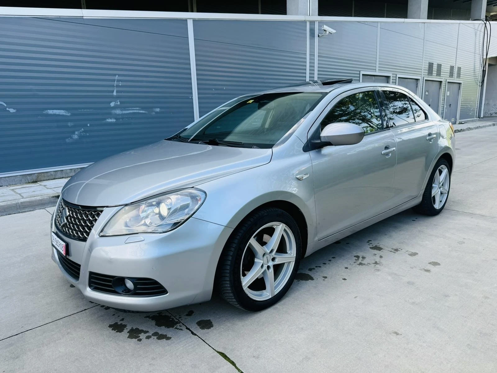 Suzuki Kizashi 2.4GL 4WD - изображение 2