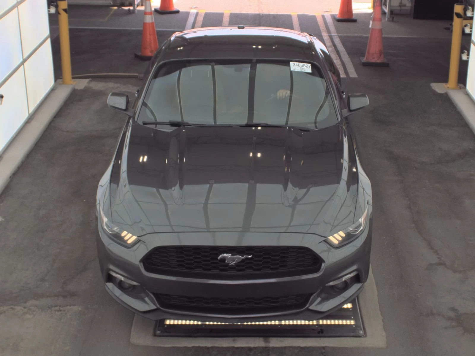 Ford Mustang EcoBoost Обдух* Koжа* Голямата Навигация* Ambient* - изображение 2
