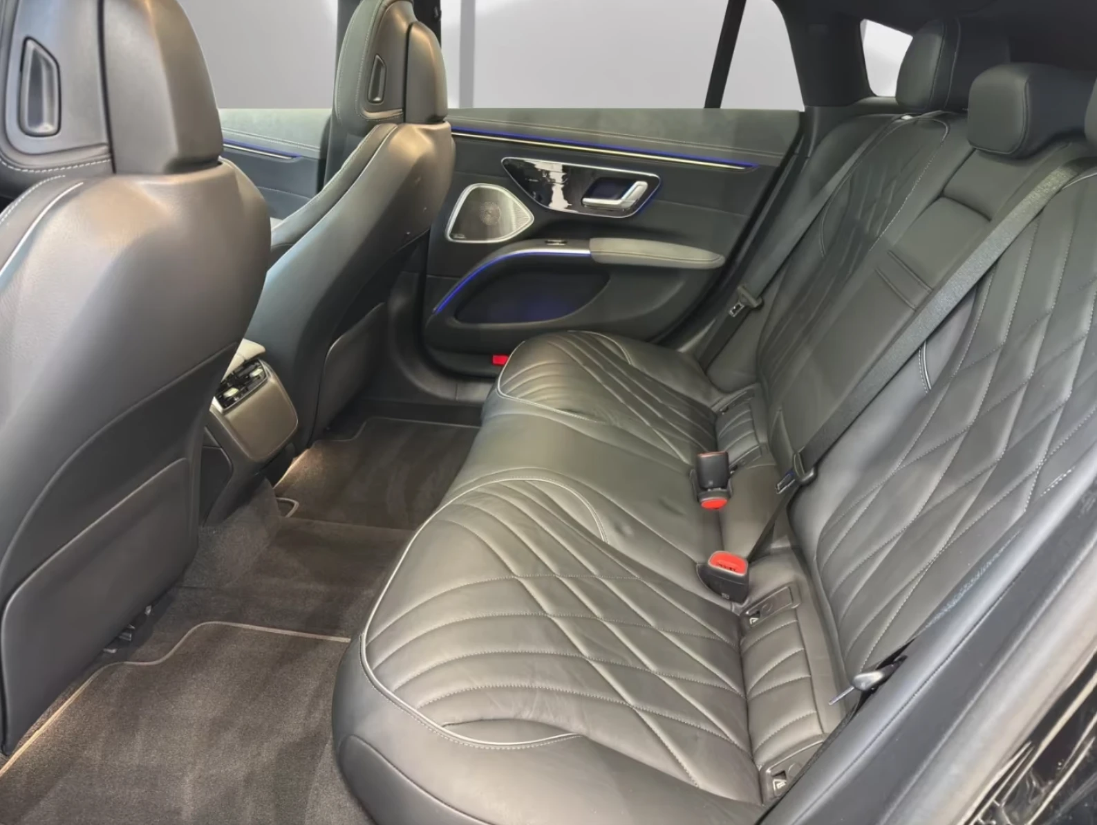 Mercedes-Benz EQS 580 4M ELECTRIC ART PANO+ AIRM - изображение 4