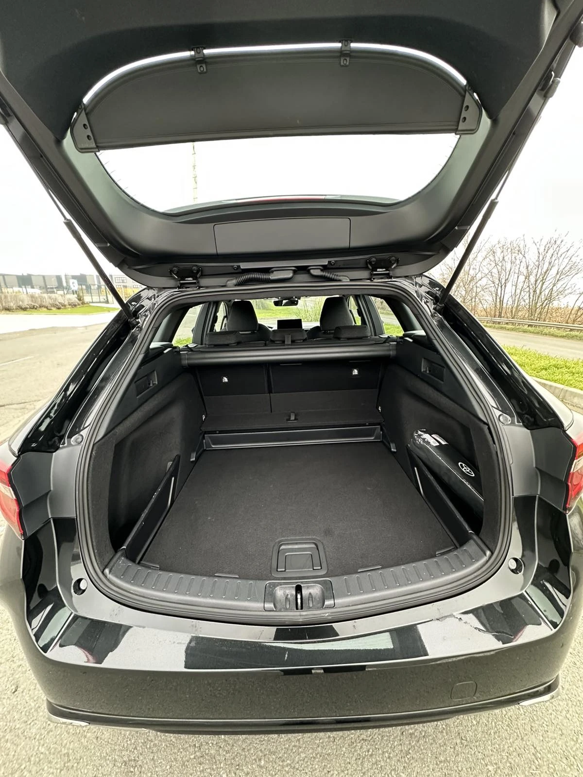 Toyota Corolla 1.8 Hybrid Dynamic | Mobile.bg � ����������� 13