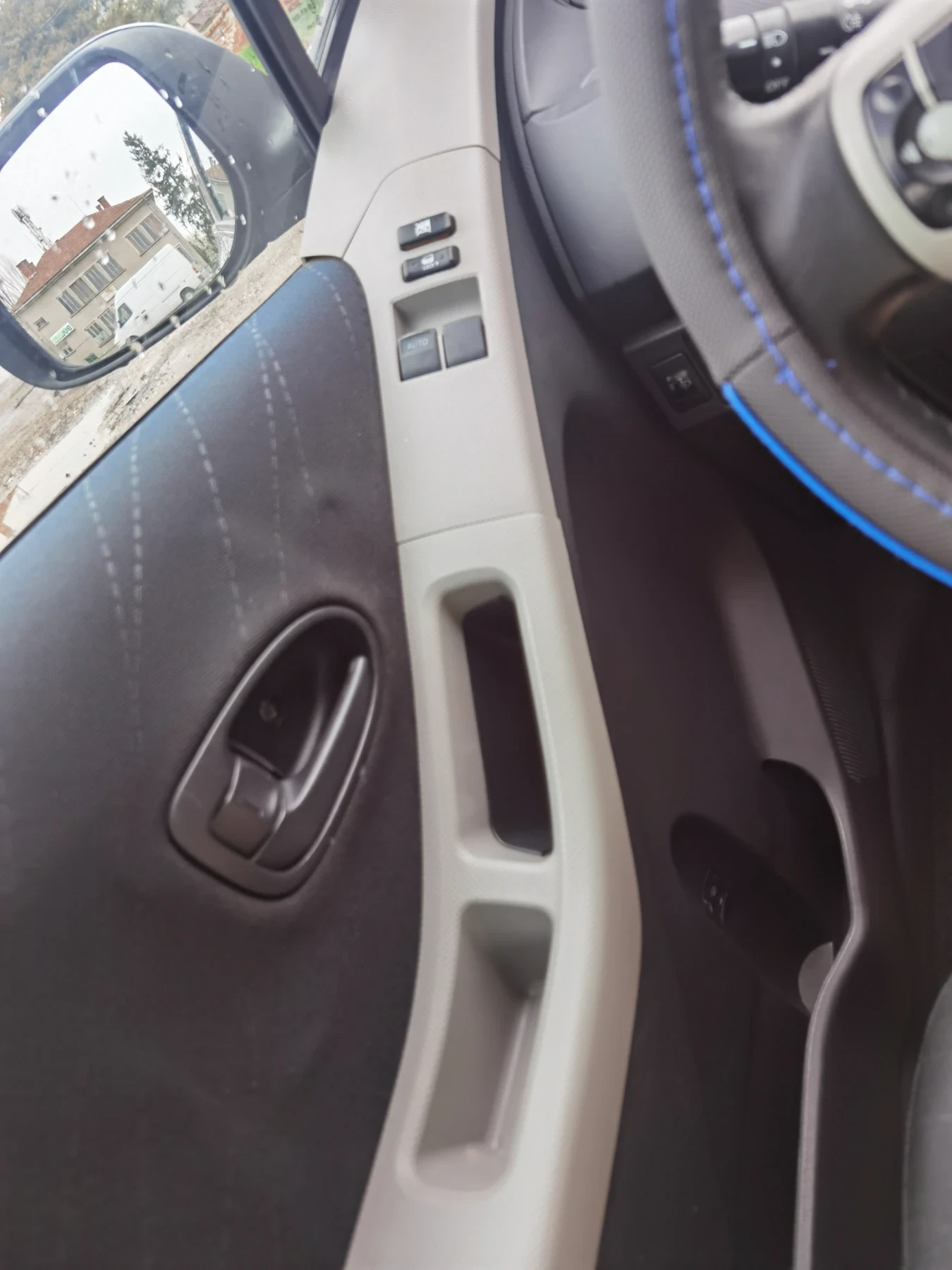 Toyota Yaris, снимка 17 - Автомобили и джипове - 54184211