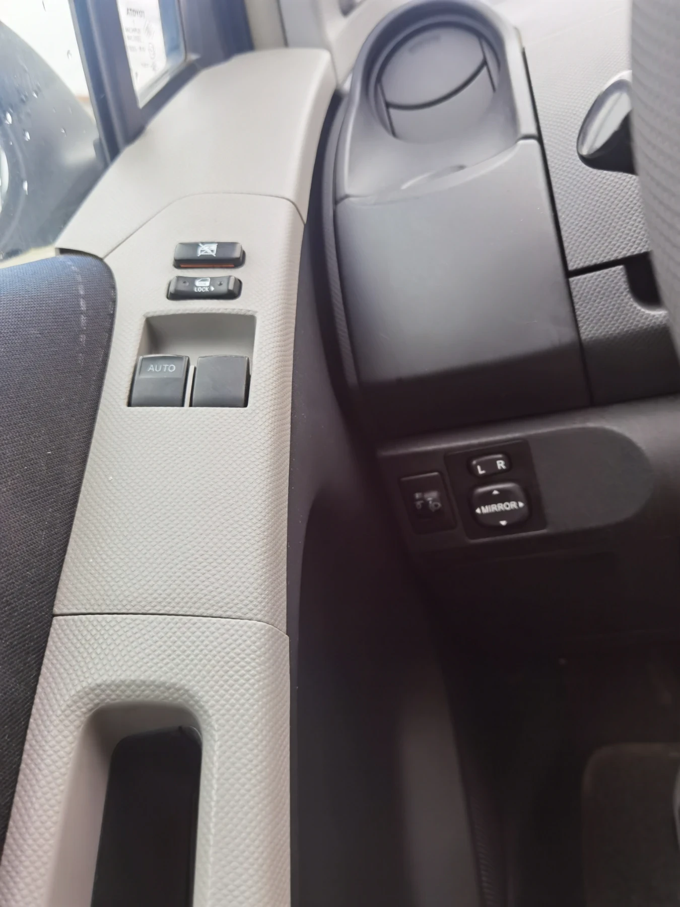 Toyota Yaris, снимка 12 - Автомобили и джипове - 54184211