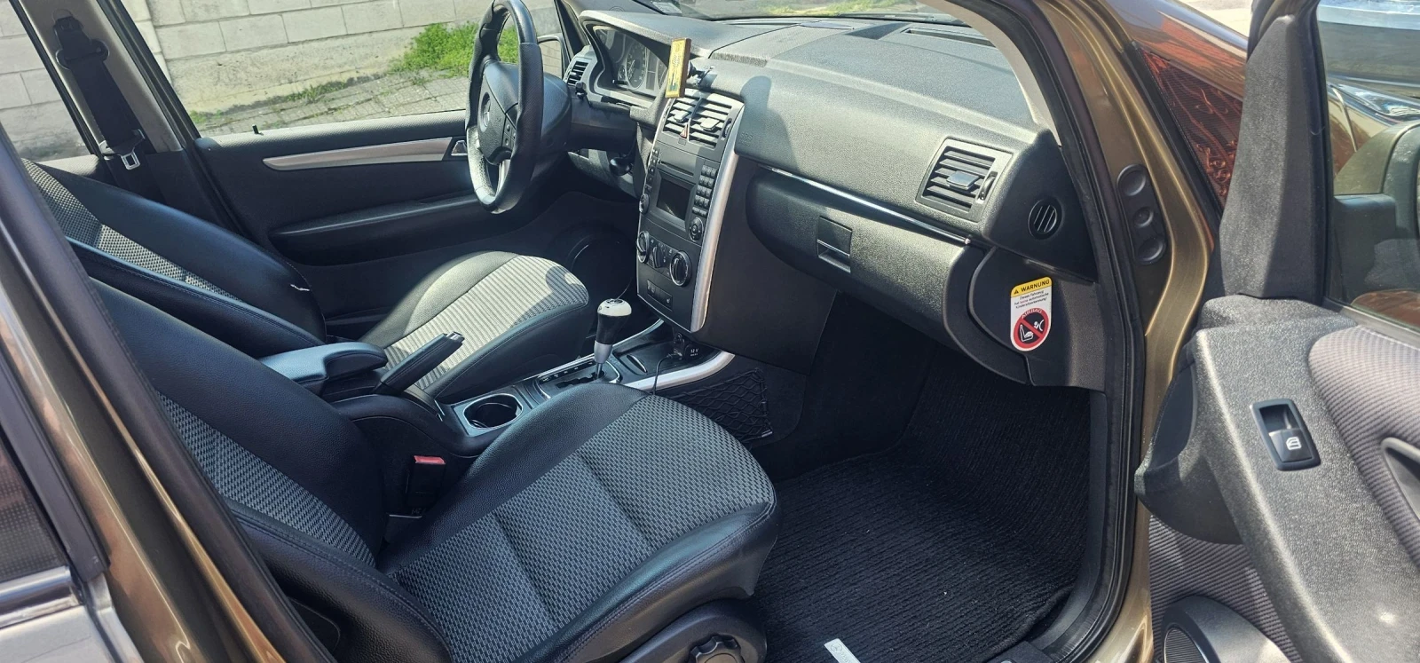 Mercedes-Benz B 180, снимка 10 - Автомобили и джипове - 54301219