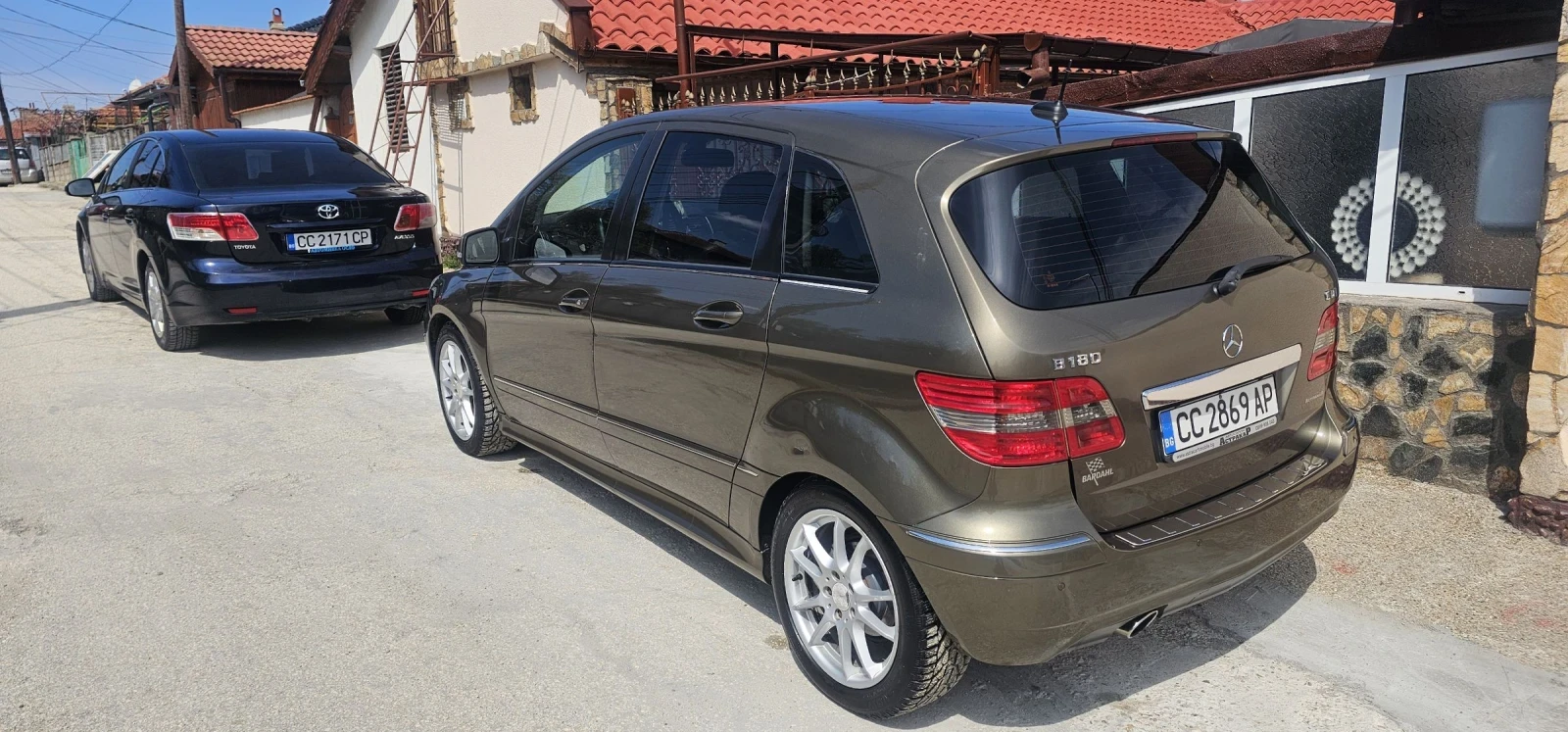 Mercedes-Benz B 180, снимка 3 - Автомобили и джипове - 54301219