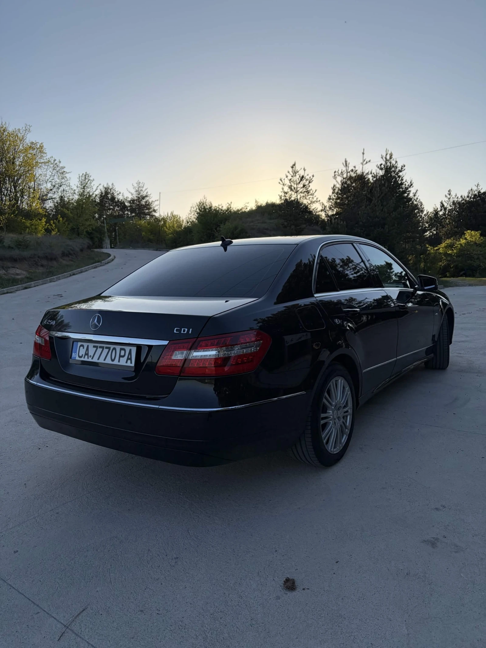 Mercedes-Benz E 250, снимка 5 - Автомобили и джипове - 54338434