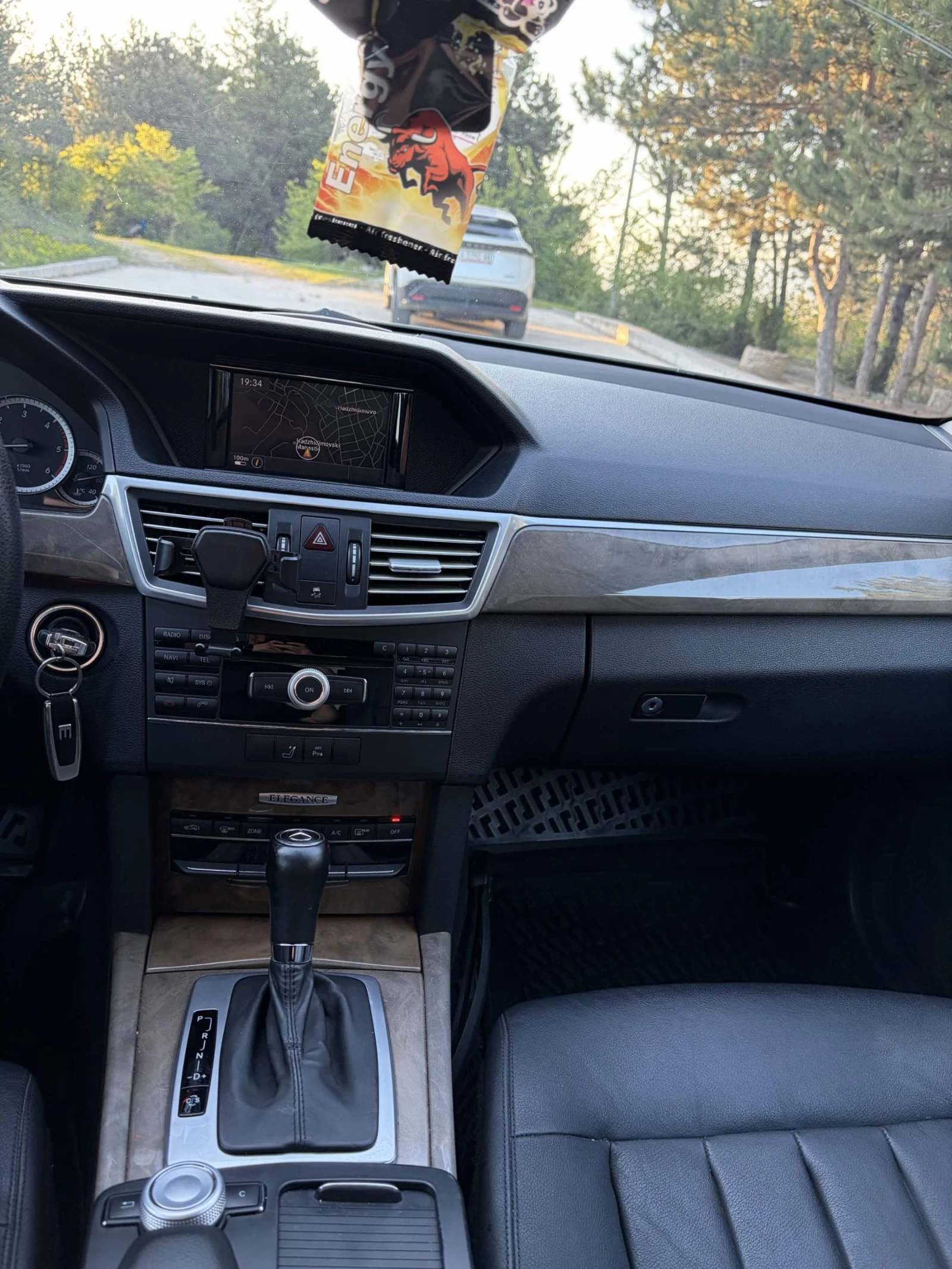 Mercedes-Benz E 250, снимка 9 - Автомобили и джипове - 54338434