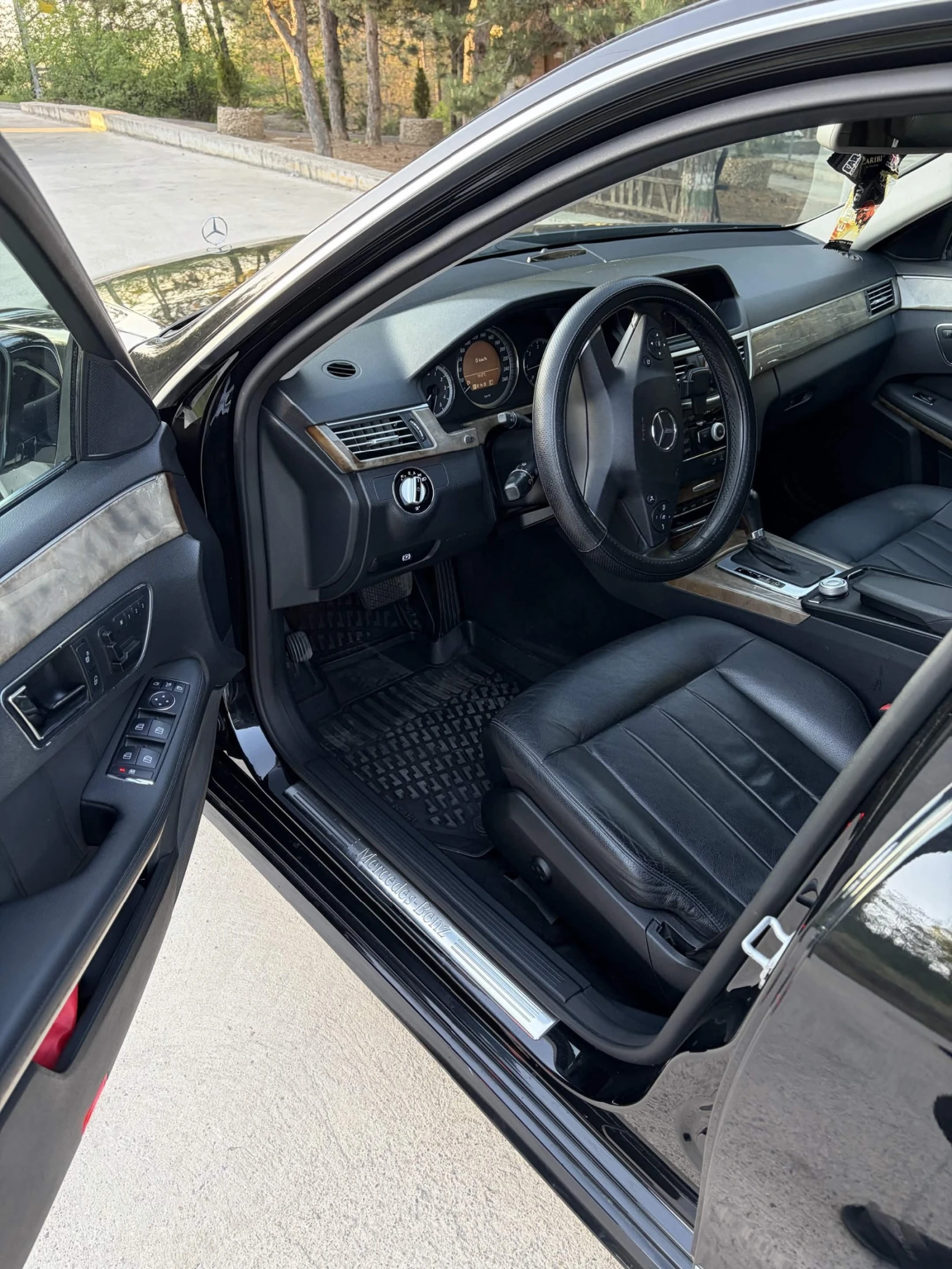 Mercedes-Benz E 250, снимка 7 - Автомобили и джипове - 54338434