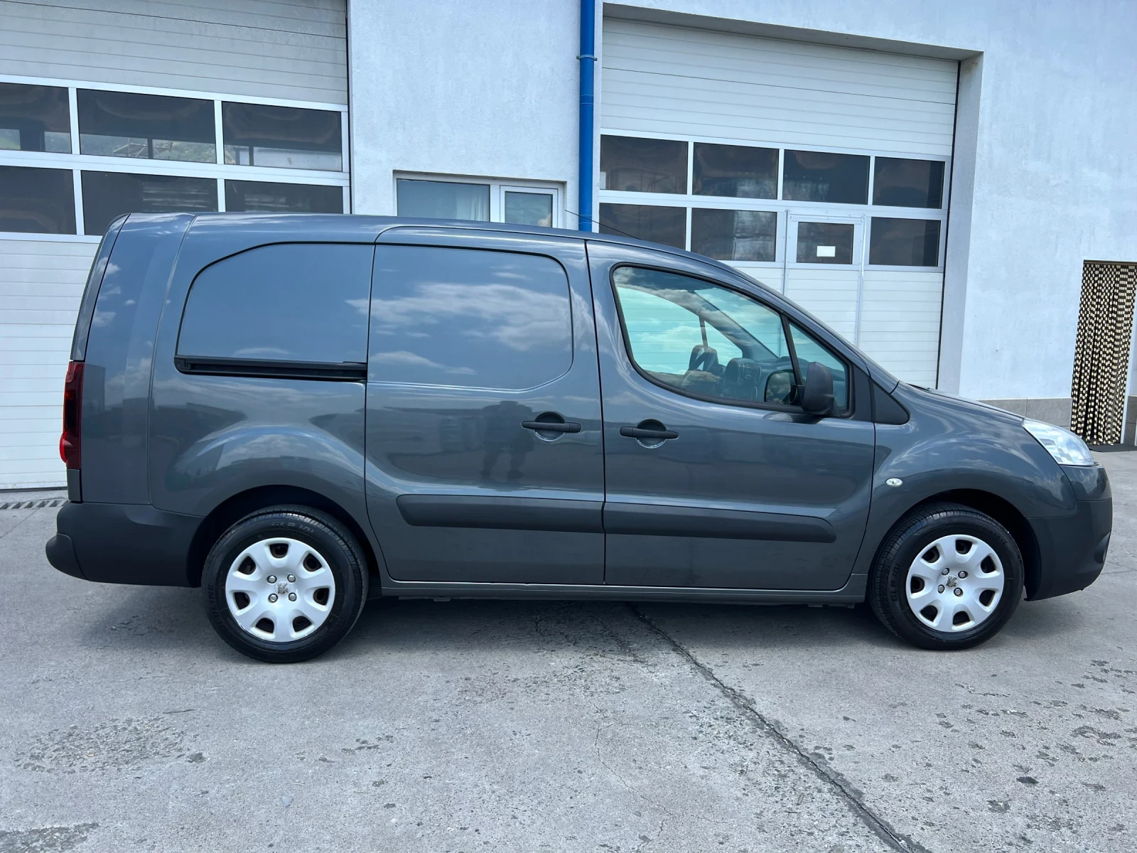 Peugeot Partner Maxi / 2014г. Оригинален вид! Климатик, снимка 2 - Автомобили и джипове - 55048527