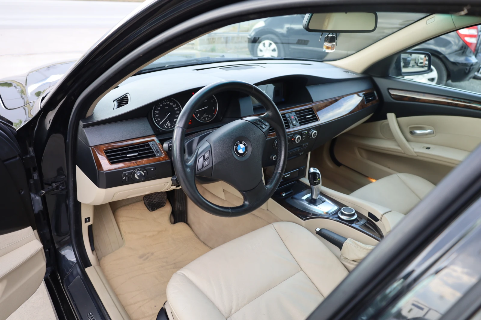 BMW 530, снимка 8 - Автомобили и джипове - 55624353