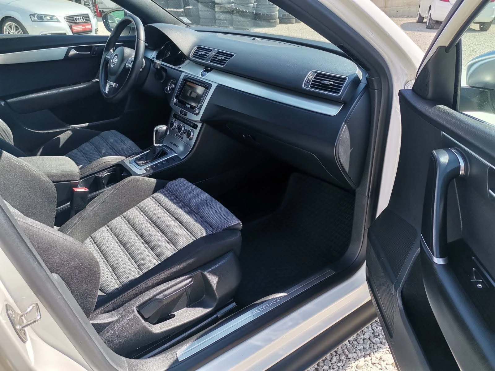 VW Passat ALLTRACK 2.0TDI/177 K.C/4X4/SWISS, снимка 16 - Автомобили и джипове - 55949293