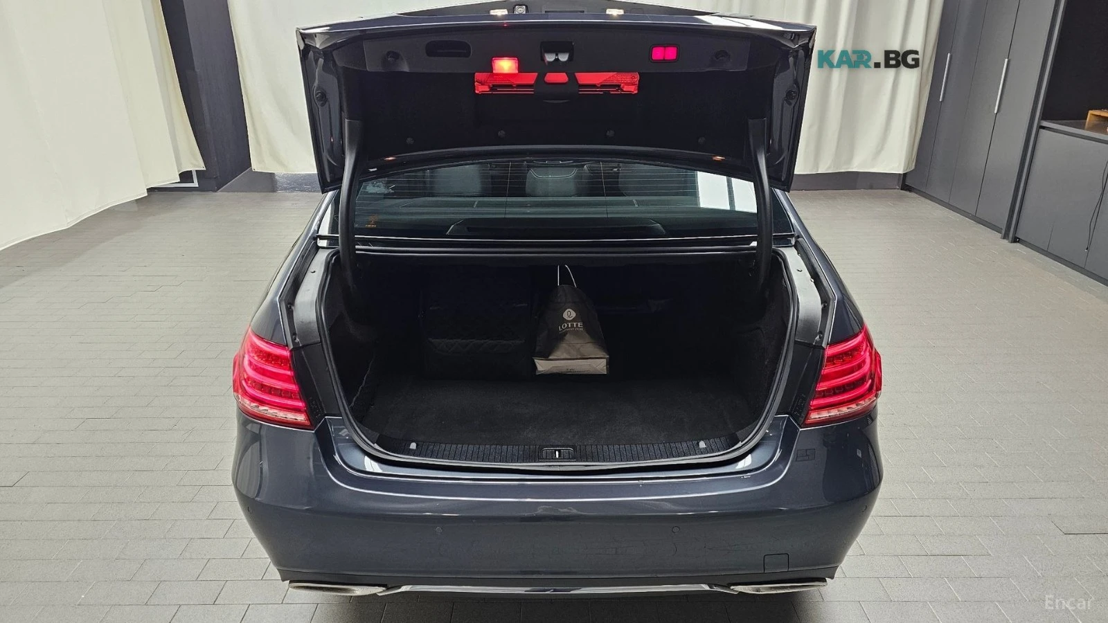 Mercedes-Benz E 300 4MATIC AVANGARDE* 360* КОЖА* ПОДГРЕВ* ПАНО, снимка 13 - Автомобили и джипове - 56237032
