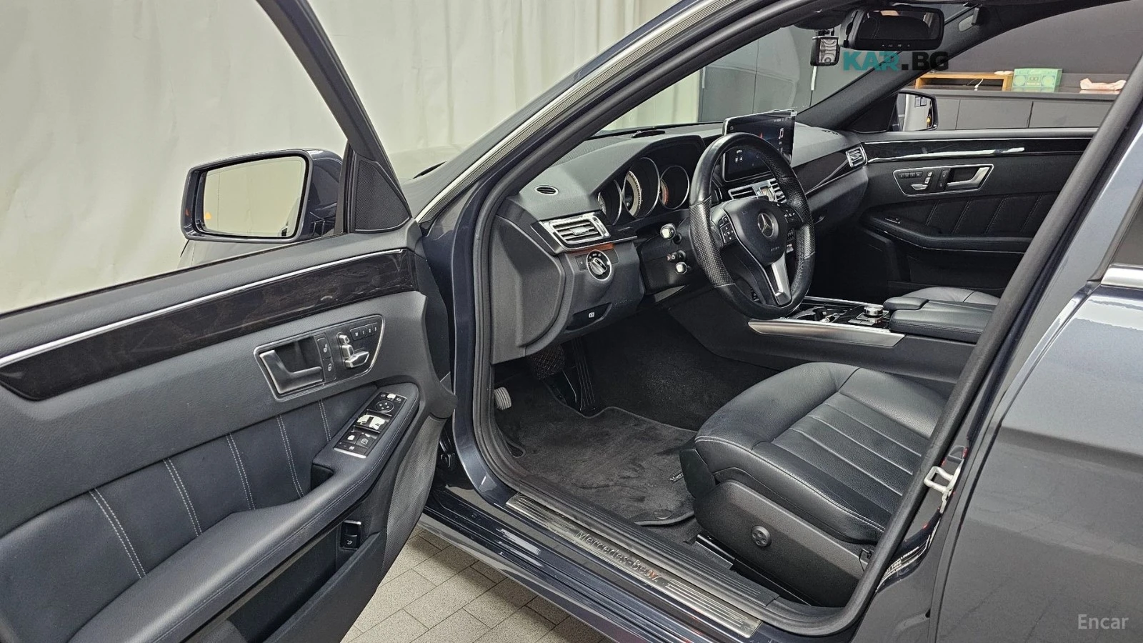 Mercedes-Benz E 300 4MATIC AVANGARDE* 360* КОЖА* ПОДГРЕВ* ПАНО, снимка 9 - Автомобили и джипове - 56237032