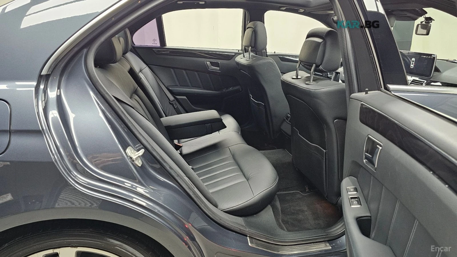 Mercedes-Benz E 300 4MATIC AVANGARDE* 360* КОЖА* ПОДГРЕВ* ПАНО, снимка 10 - Автомобили и джипове - 56237032