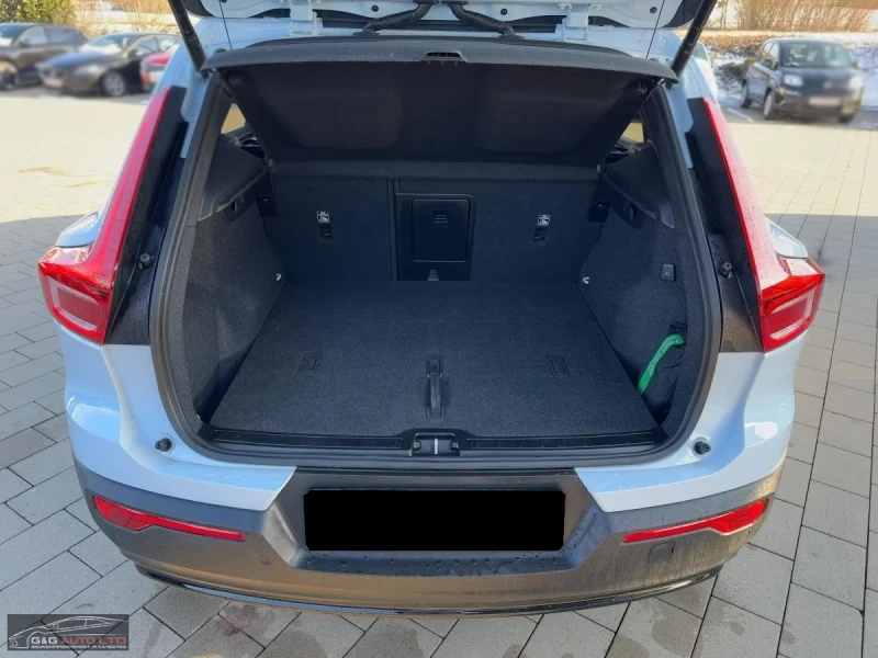 Volvo XC40 B4-PLUS/197HP/LED/CAM/NAVI/H&K/KLESS/AMBI/173g, снимка 8 - Автомобили и джипове - 51442097