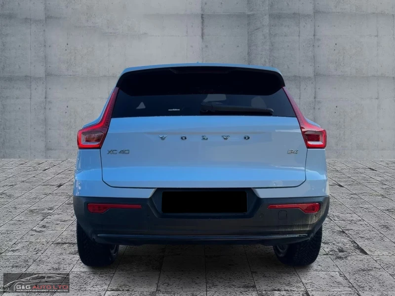 Volvo XC40 B4-PLUS/197HP/LED/CAM/NAVI/H&K/KLESS/AMBI/173g, снимка 7 - Автомобили и джипове - 51442097