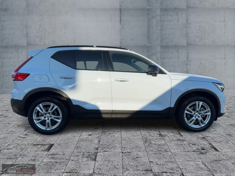 Volvo XC40 B4-PLUS/197HP/LED/CAM/NAVI/H&K/KLESS/AMBI/173g, снимка 4 - Автомобили и джипове - 51442097
