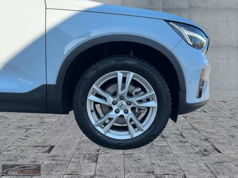 Volvo XC40 B4-PLUS/197HP/LED/CAM/NAVI/H&K/KLESS/AMBI/173g, снимка 5 - Автомобили и джипове - 51442097