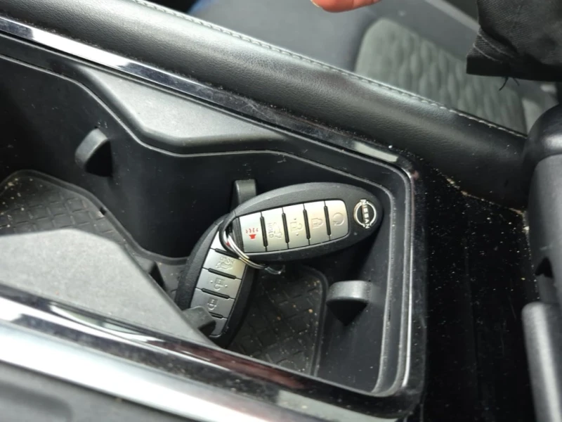 Nissan Pathfinder * SV * CARFAX * БЕЗ ПЪРВОНАЧАЛНА ВНОСКА, снимка 7 - Автомобили и джипове - 52919459