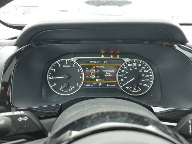 Nissan Pathfinder * SV * CARFAX * БЕЗ ПЪРВОНАЧАЛНА ВНОСКА, снимка 8 - Автомобили и джипове - 52919459