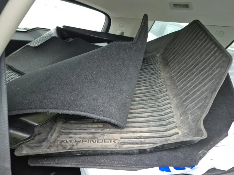 Nissan Pathfinder * SV * CARFAX * БЕЗ ПЪРВОНАЧАЛНА ВНОСКА, снимка 12 - Автомобили и джипове - 52919459