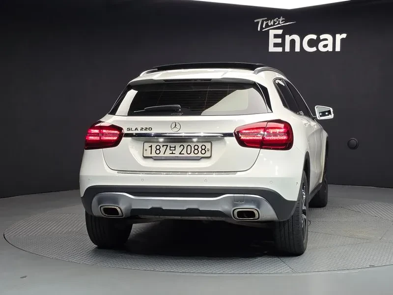 Mercedes-Benz GLA Premium, снимка 4 - Автомобили и джипове - 56015298