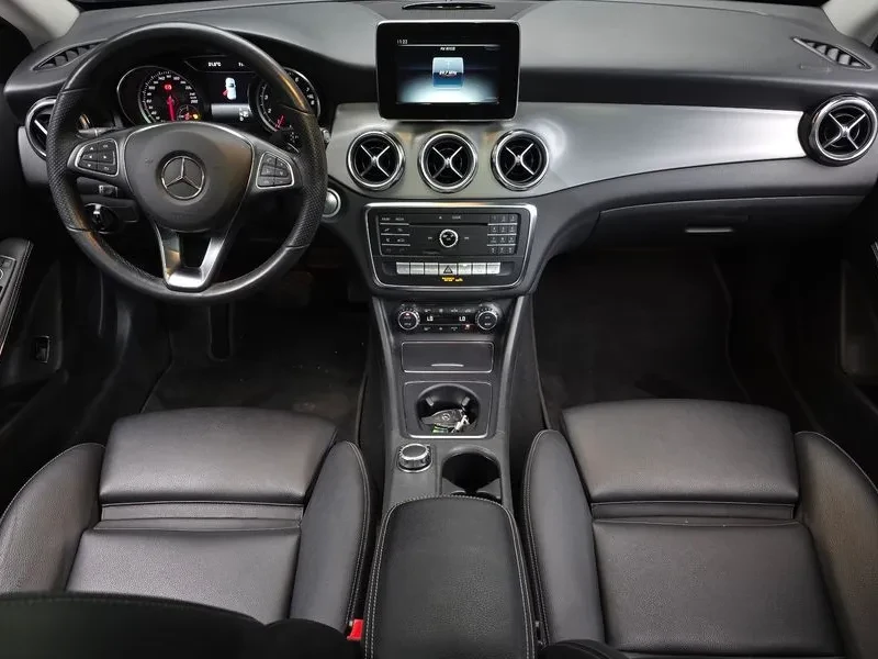 Mercedes-Benz GLA Premium, снимка 7 - Автомобили и джипове - 56015298