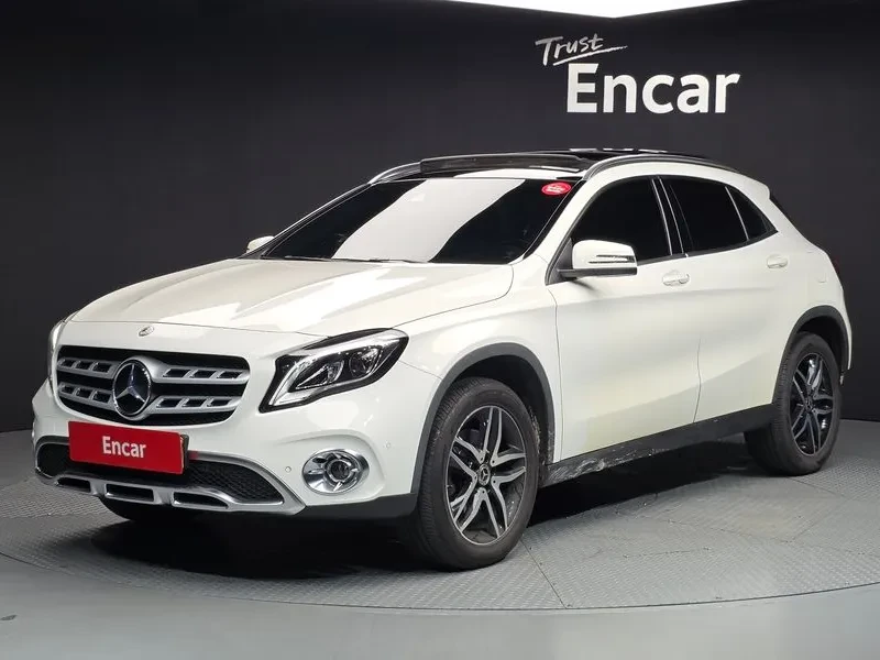 Mercedes-Benz GLA Premium