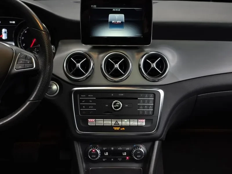 Mercedes-Benz GLA Premium, снимка 12 - Автомобили и джипове - 56015298