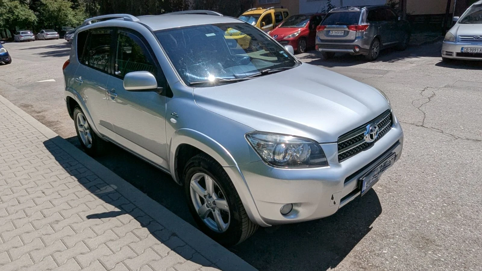 Toyota Rav4 D-CAT 2, 2 Luxury  - изображение 2