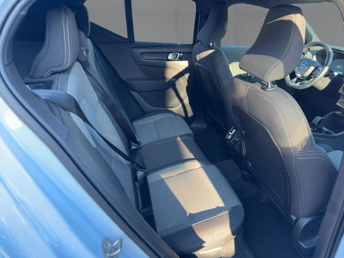 Volvo XC40 B4-PLUS/197HP/LED/CAM/NAVI/H&K/KLESS/AMBI/173g | Mobile.bg   13