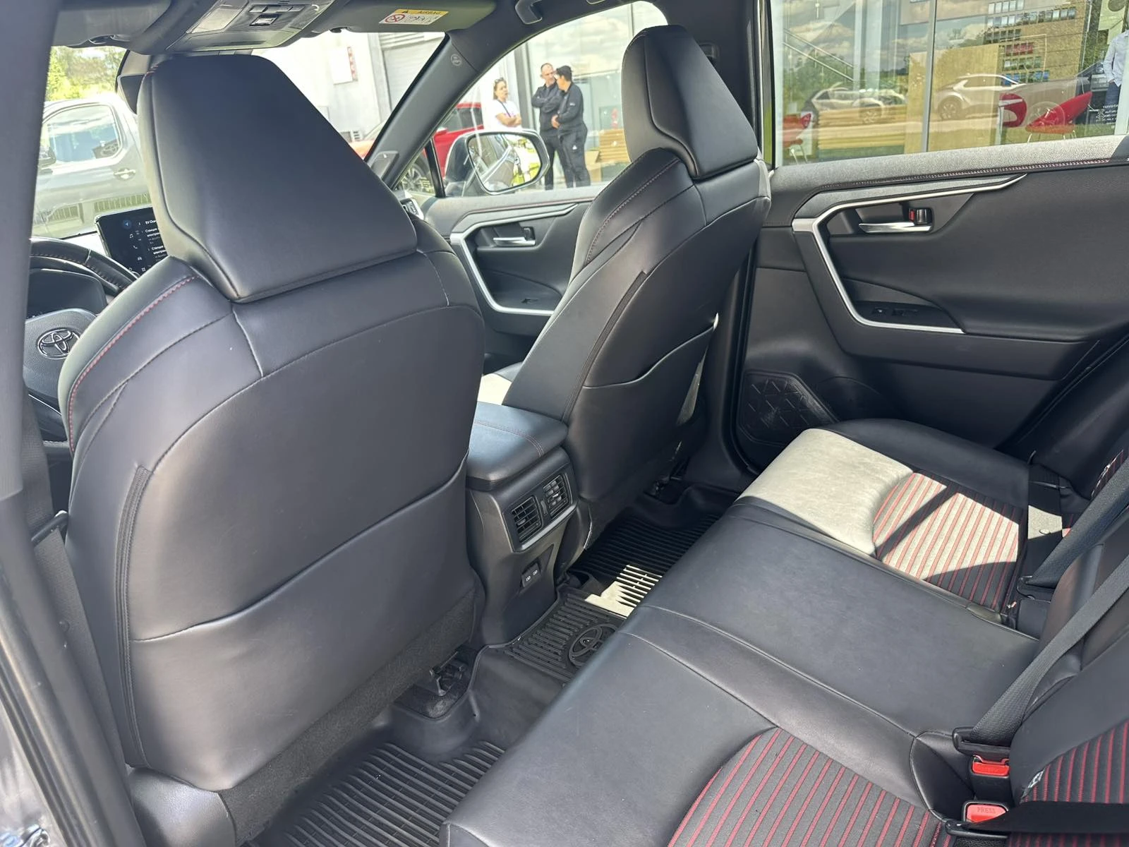 Toyota Rav4 2.5 PHEV STYLE AWD, снимка 12 - Автомобили и джипове - 53468728