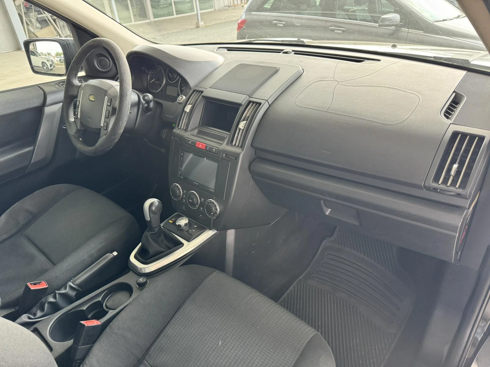 Land Rover Freelander 2.2 TD4* 4x4* 153ps* 6ск* Клима* Парктроник, снимка 10 - Автомобили и джипове - 53685202