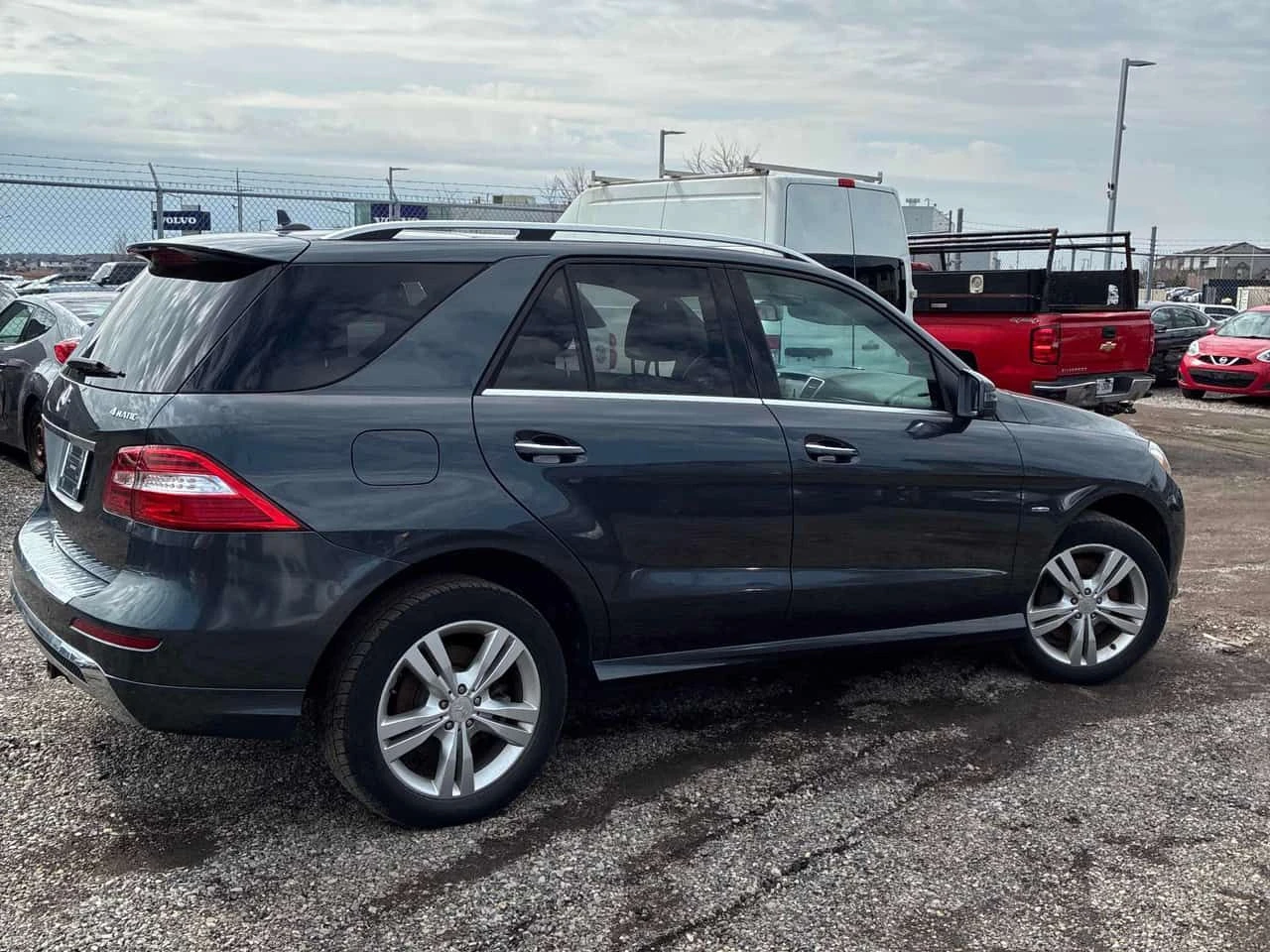 Mercedes-Benz ML 350 4MATIC * ПОДГРЕВ* ПАНОРАМА* КАМЕРА* , снимка 4 - Автомобили и джипове - 54046512