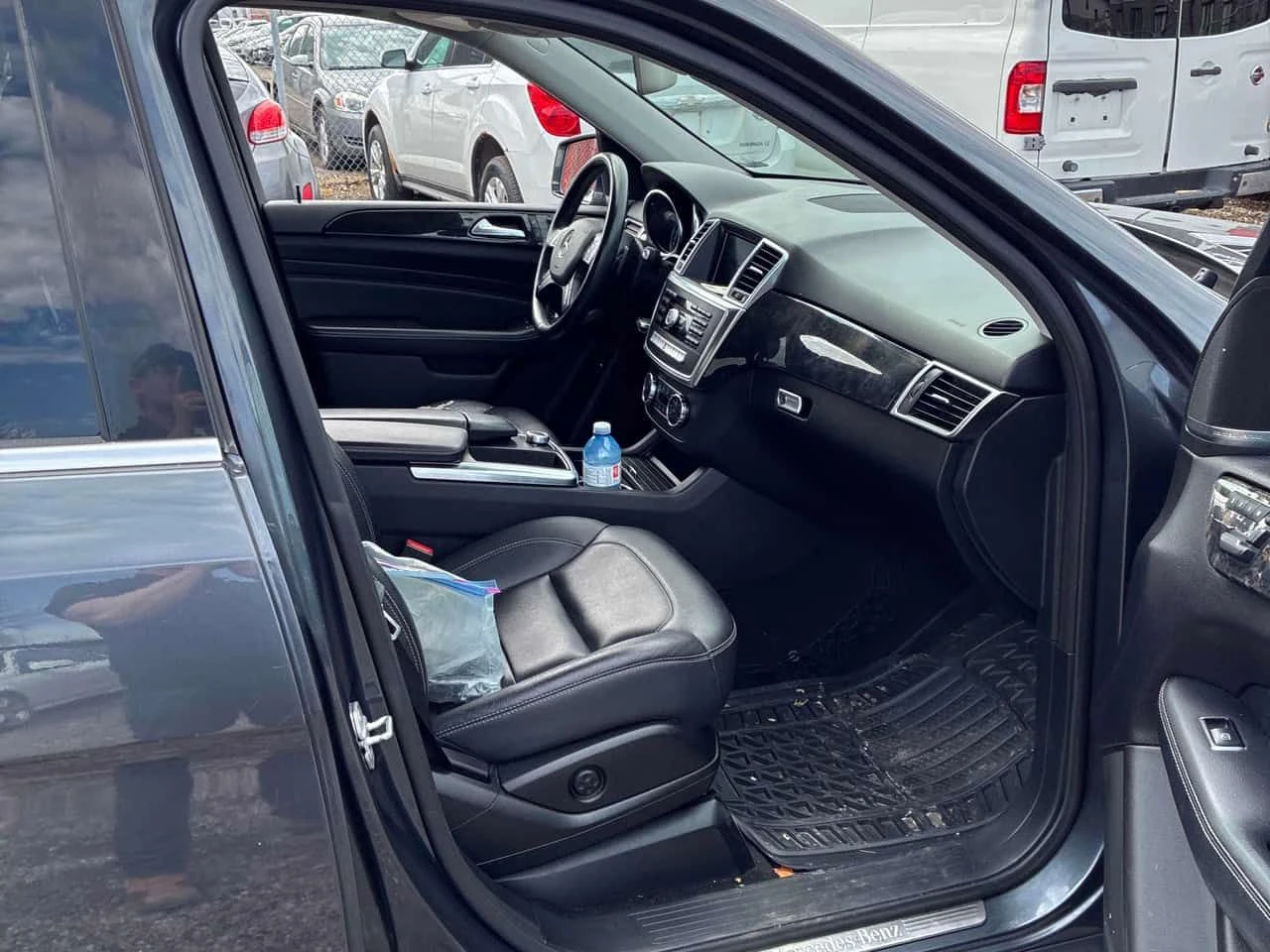 Mercedes-Benz ML 350 4MATIC * ПОДГРЕВ* ПАНОРАМА* КАМЕРА* , снимка 11 - Автомобили и джипове - 54046512