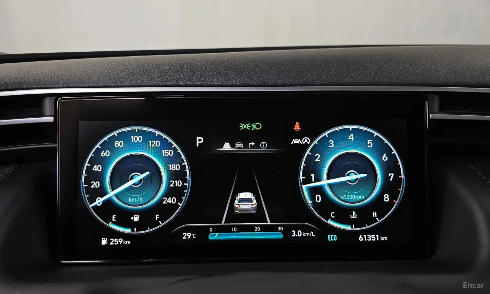 Hyundai Tucson, снимка 8 - Автомобили и джипове - 55193446