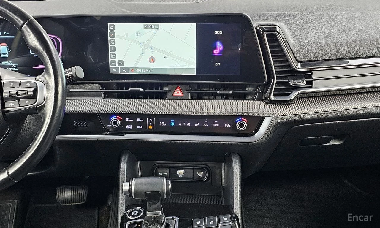 Kia Sportage 2.0D Trendy* ПОДГРЕВ* КАМЕРА* КРАЙНА ЦЕНА* , снимка 11 - Автомобили и джипове - 55301511