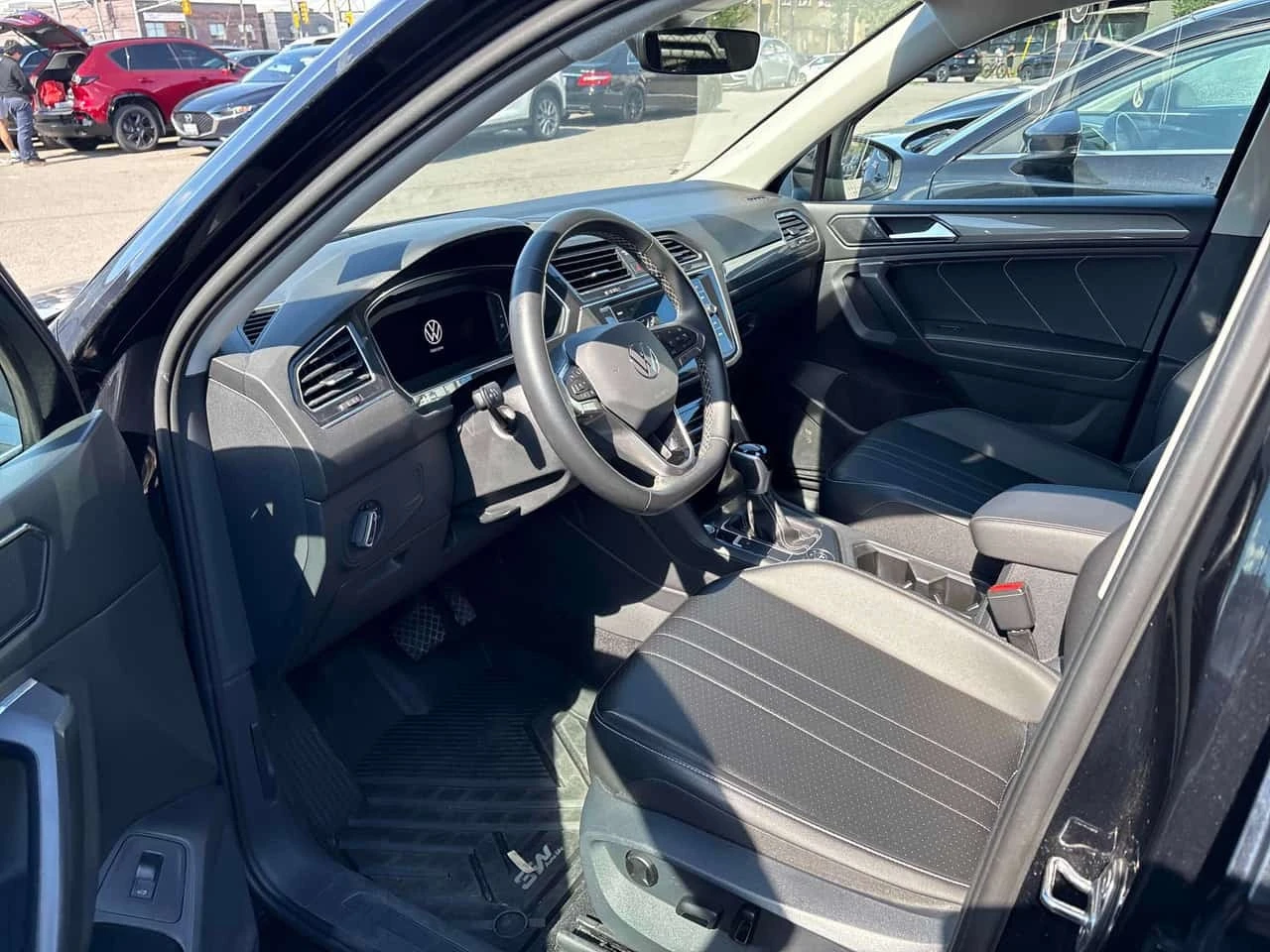 VW Tiguan * Comfortline * АВТОКРЕДИТ * ОТ ПРЕДСТАВИТЕЛСТВО, снимка 7 - Автомобили и джипове - 56270769