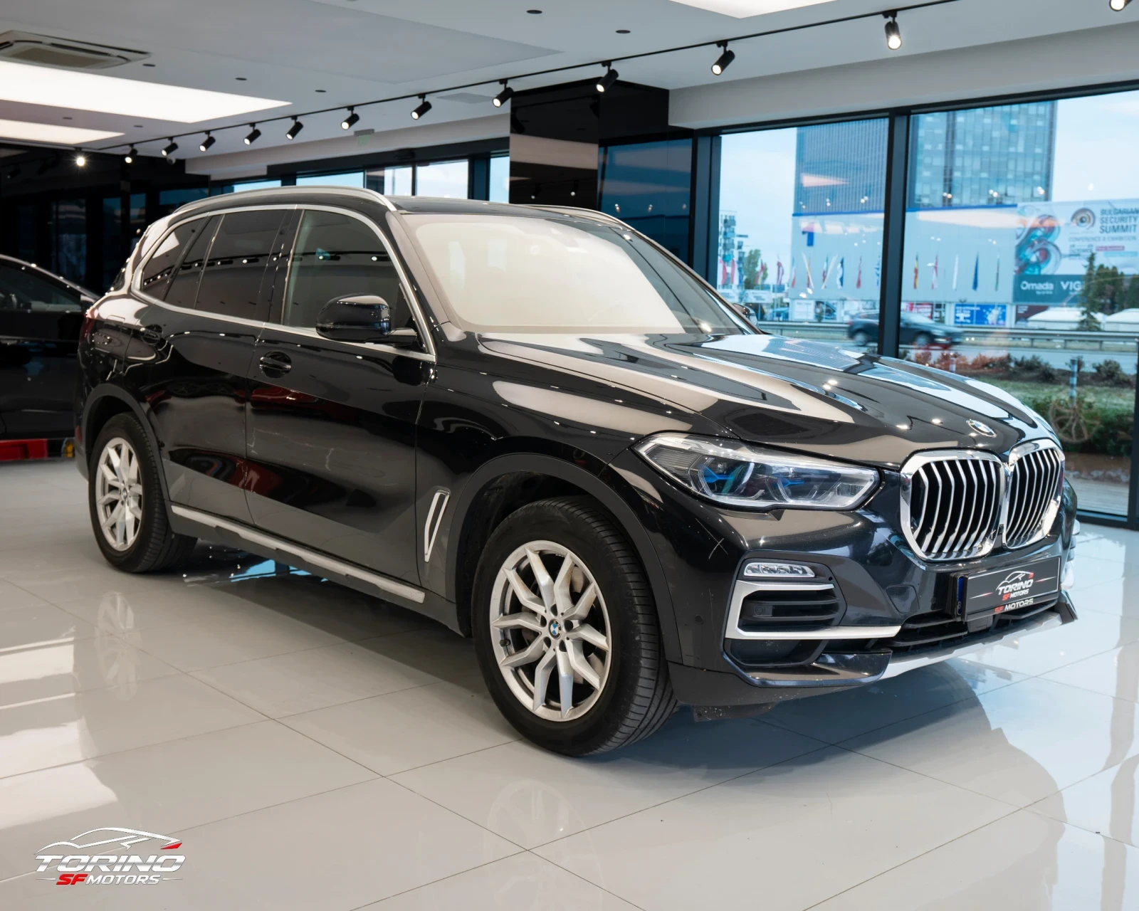 BMW X5 3.0d* SOFTCLOSE* HEAD-UP* KEYLESS* 360CAM* PANO* , снимка 7 - Автомобили и джипове - 56730283