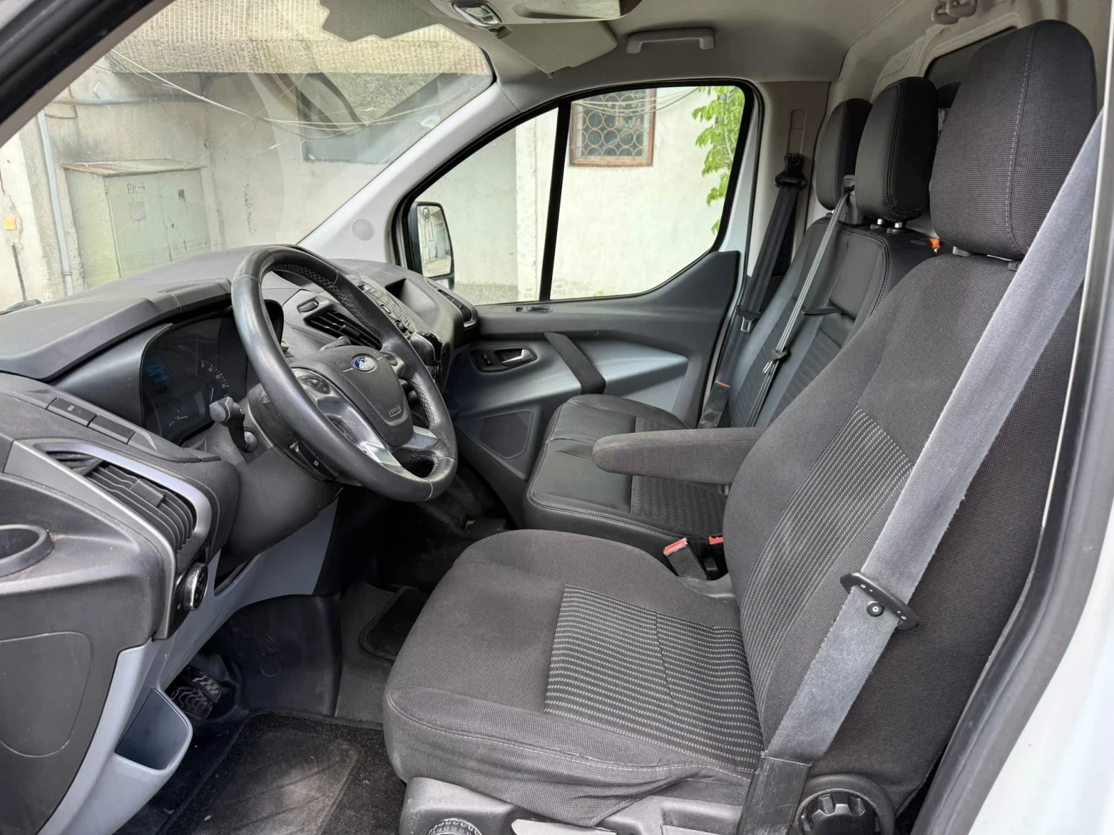 Ford Transit Custom, снимка 13 - Бусове и автобуси - 55467724