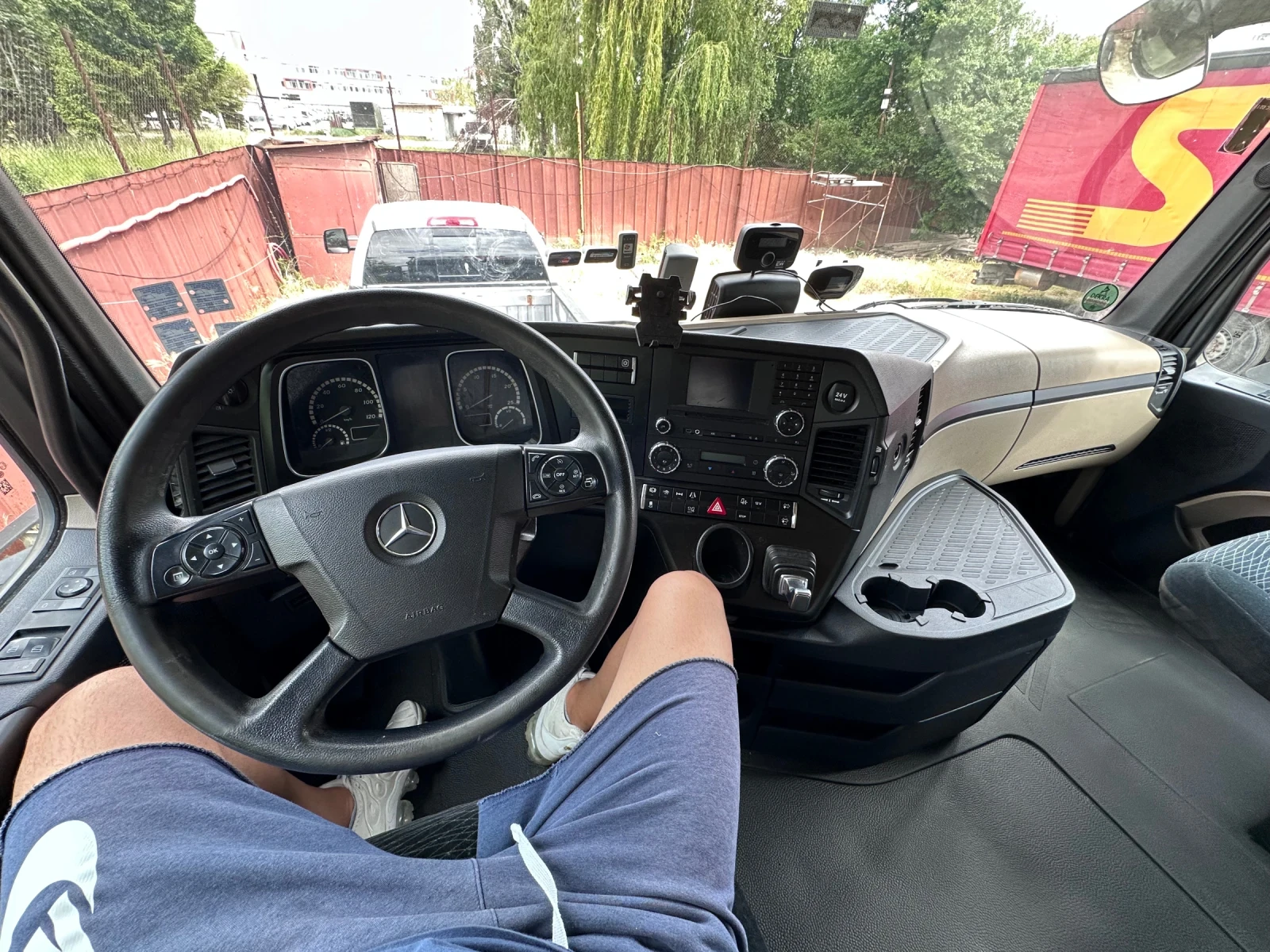 Mercedes-Benz Actros 1843 - изображение 10