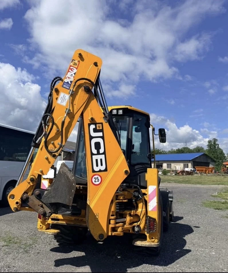 Багер JCB 3CX 2021г. 1714ч Телескоп 6в1 Вилици 3 Кофи СПЕШНО, снимка 3 - Индустриална техника - 55126187