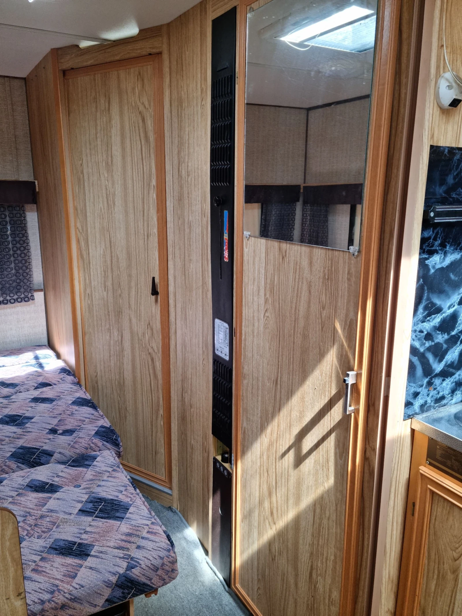 Каравана Kabe Safir 590XL, снимка 5 - Каравани и кемпери - 54797217