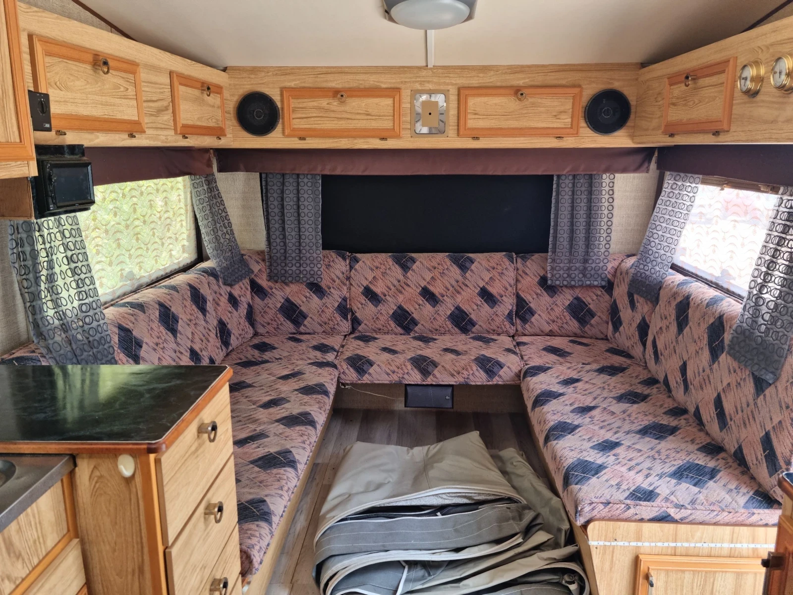 Каравана Kabe Safir 590XL, снимка 9 - Каравани и кемпери - 54797217