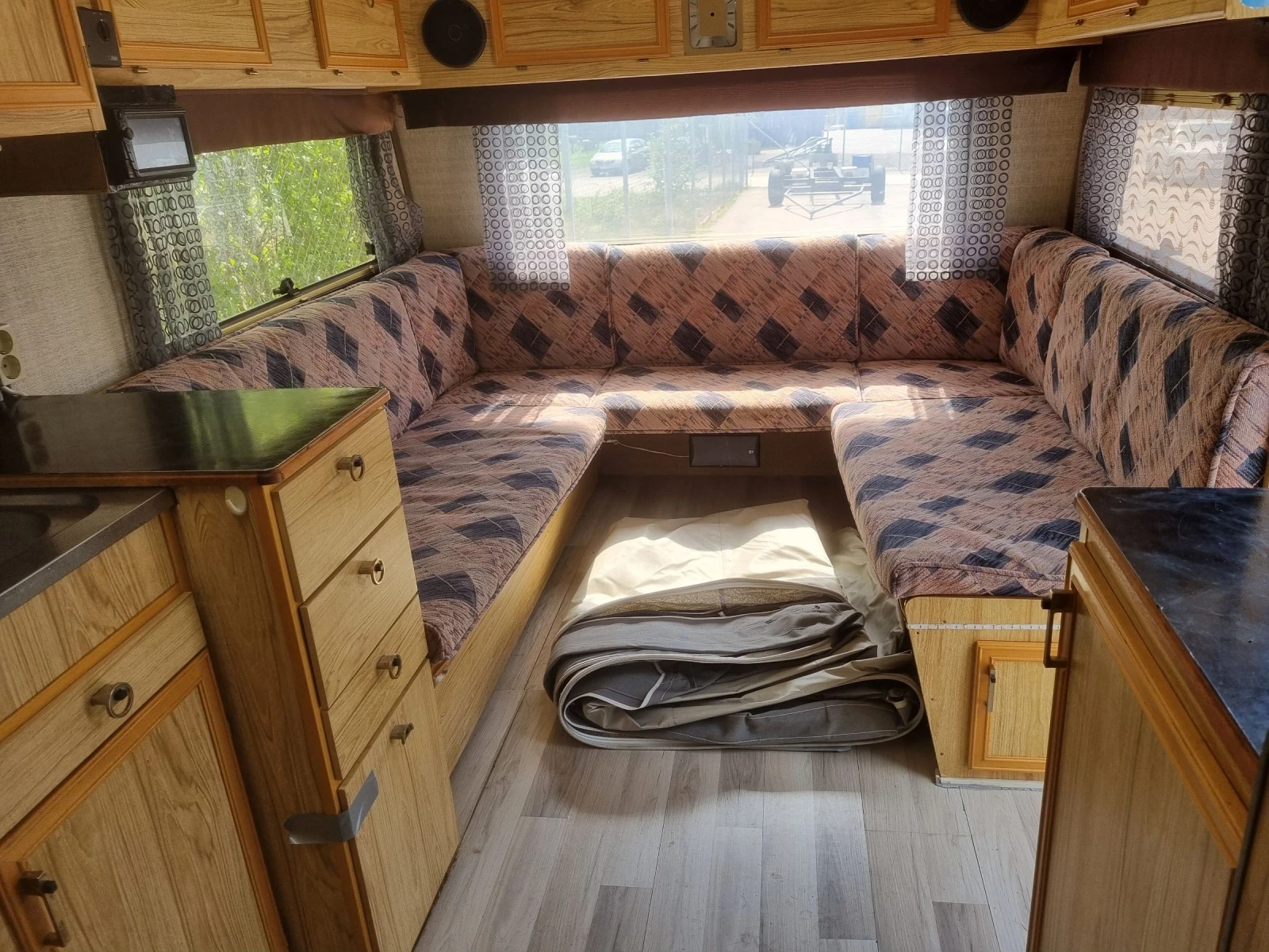 Каравана Kabe Safir 590XL, снимка 13 - Каравани и кемпери - 54797217