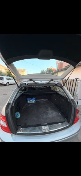 Mercedes-Benz C 200, снимка 4